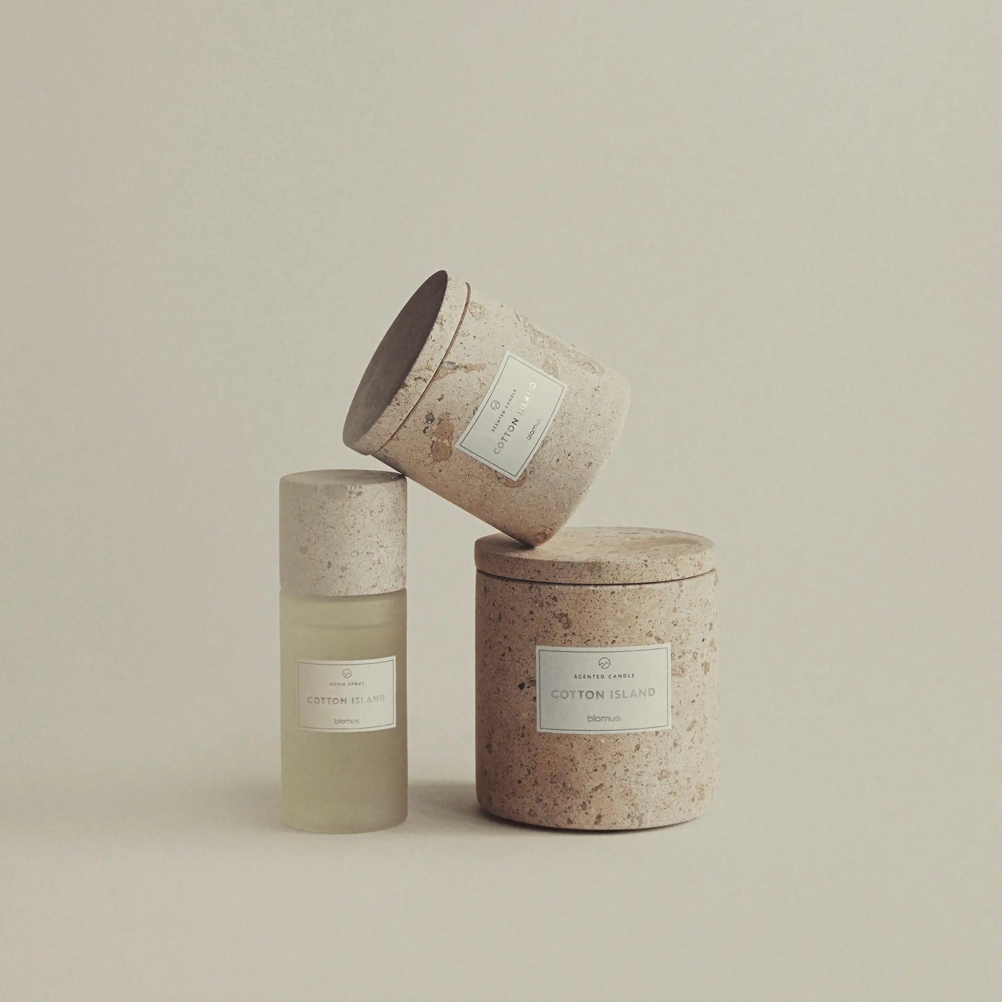 blomus Frabli Doftljus Ø10 cm, Cotton Island/Travertin