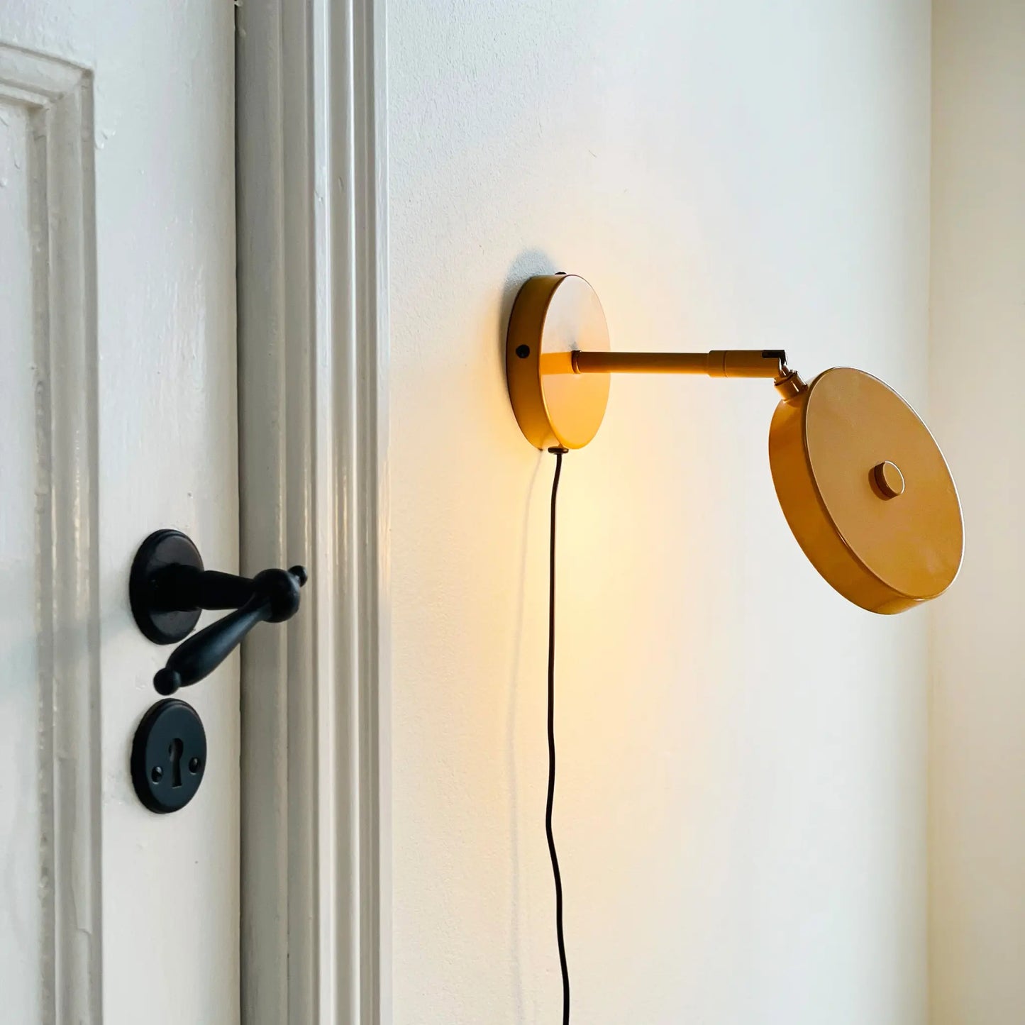 Dyberg Larsen Starlight Vägglampa, Curry