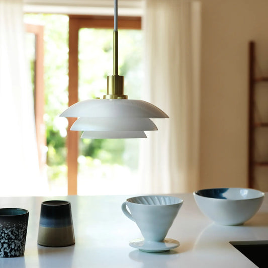 Dyberg Larsen DL20 Taklampa, Opal/Mässing
