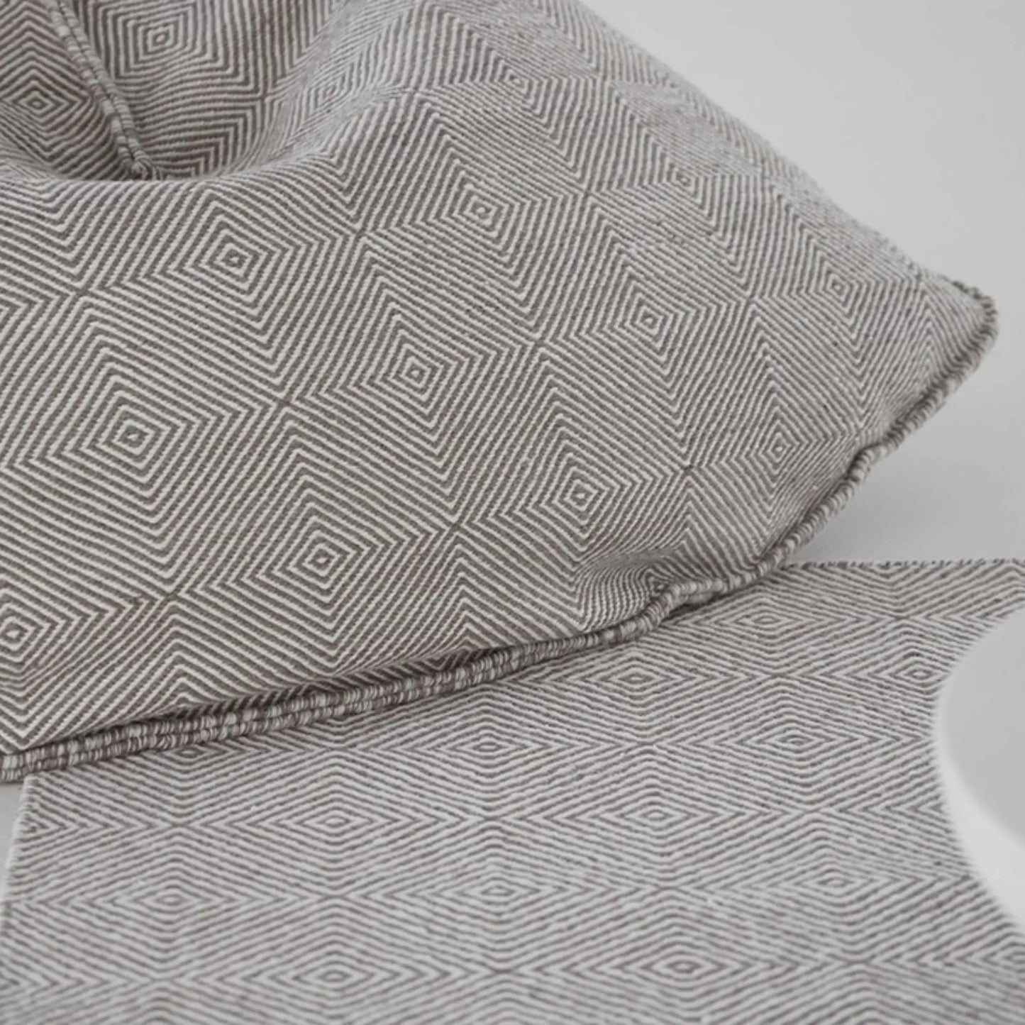 GAN Sail Puff 100x110x120h cm, Taupe