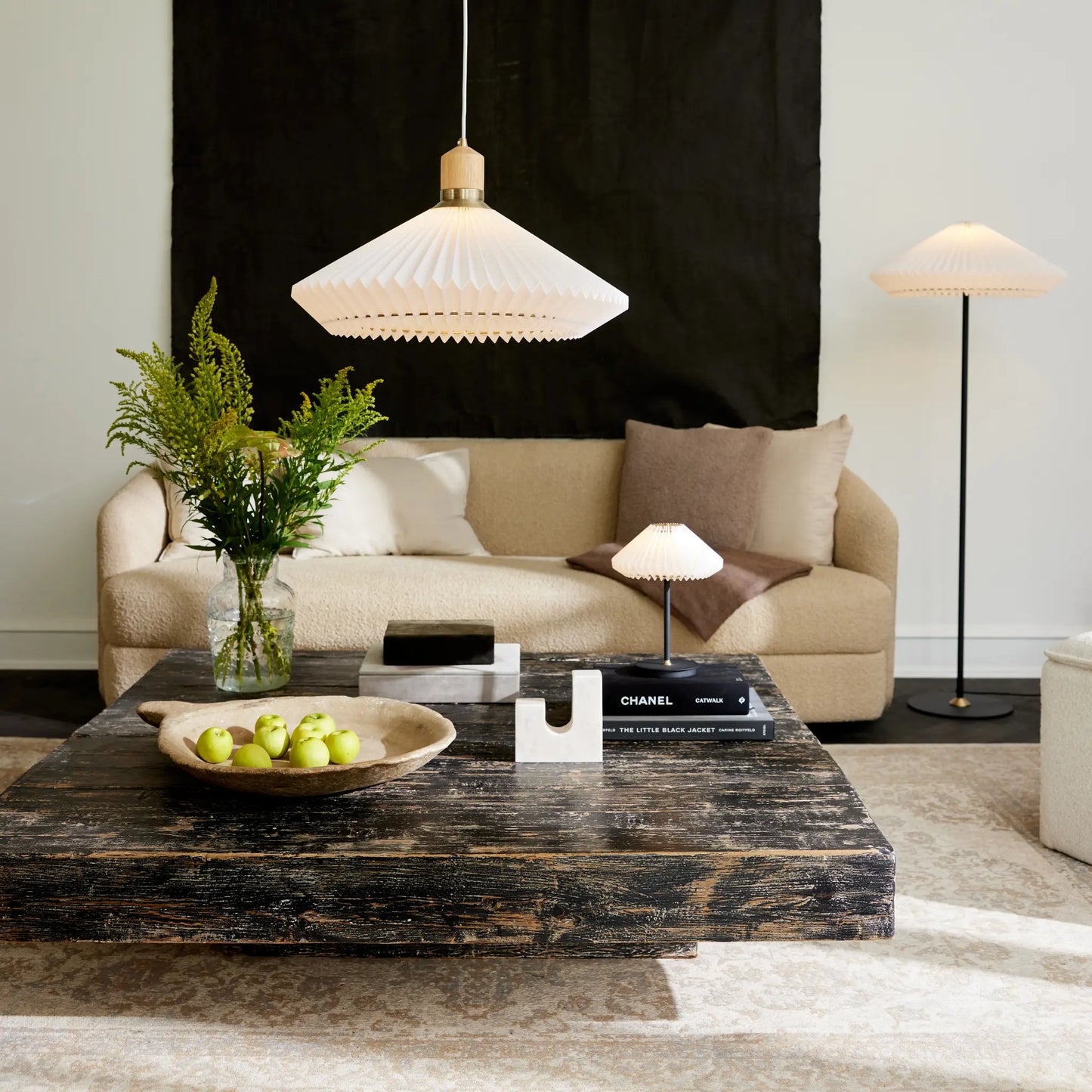 Halo Design Paris Bordslampa Ø24 cm Clean White/ Svart