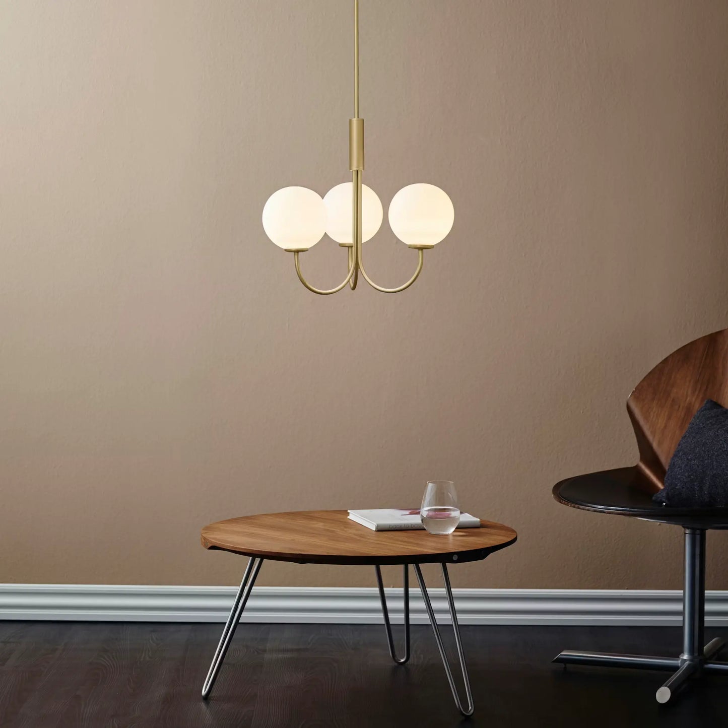 Herstal Ballon Krona 3, Satin brass/Opal glas
