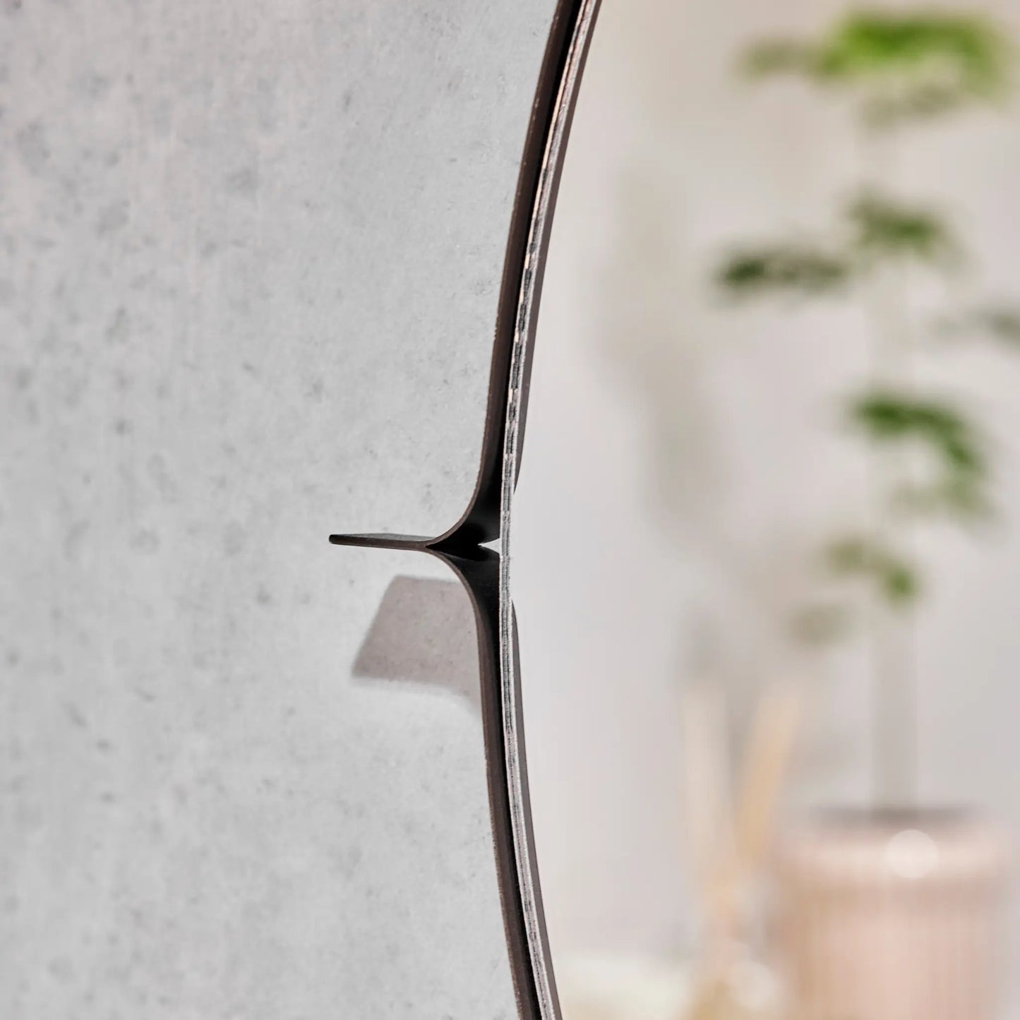 Oyoy Living Mira Väggspegel, Browned Brass