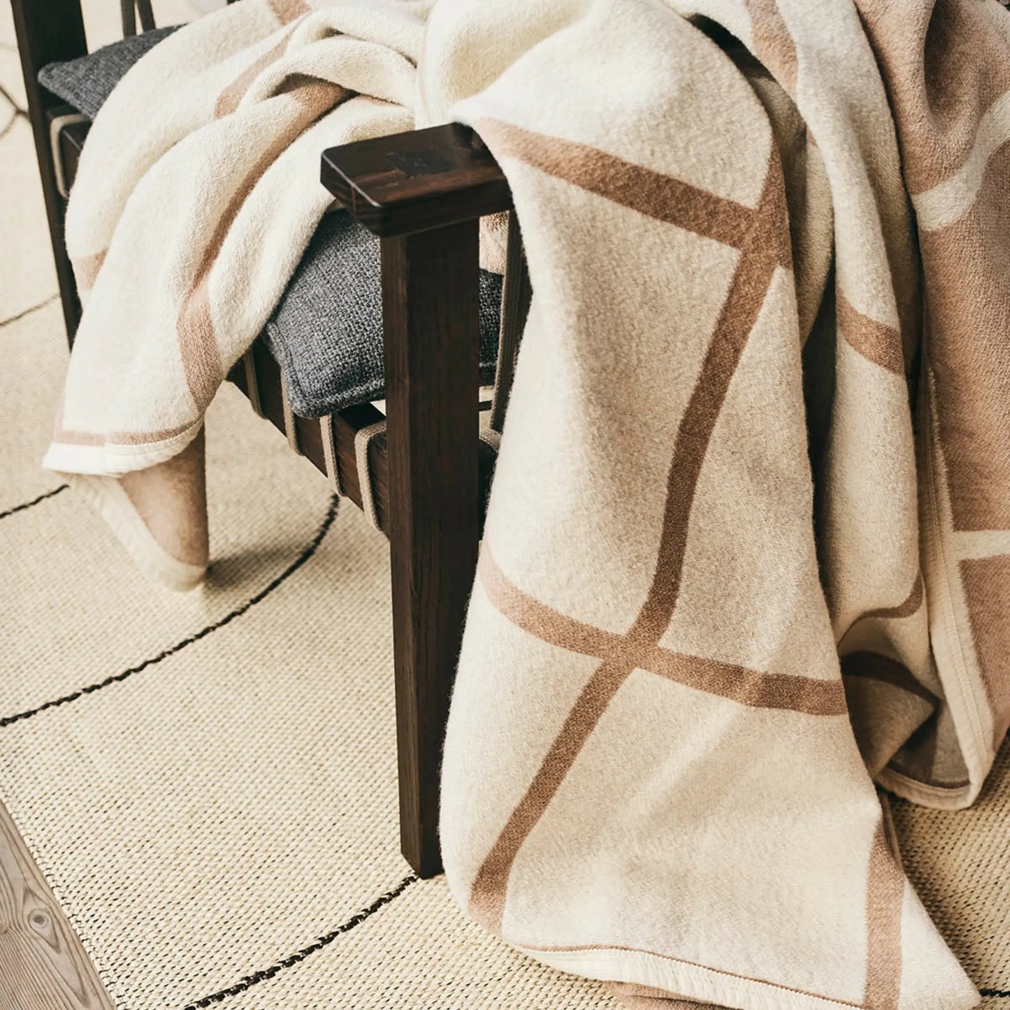 Pappelina Criss Pläd 140x200 cm, Beige