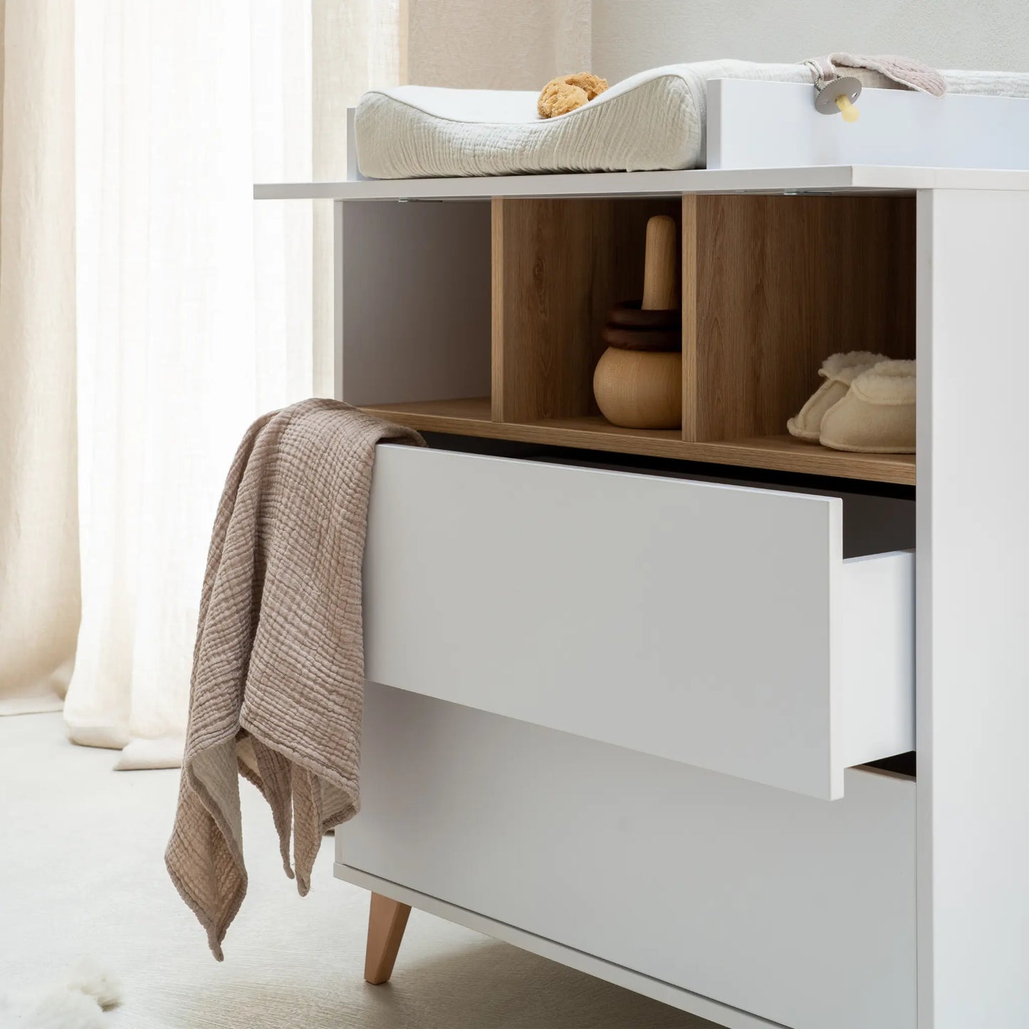 Quax Loft Byrå, White