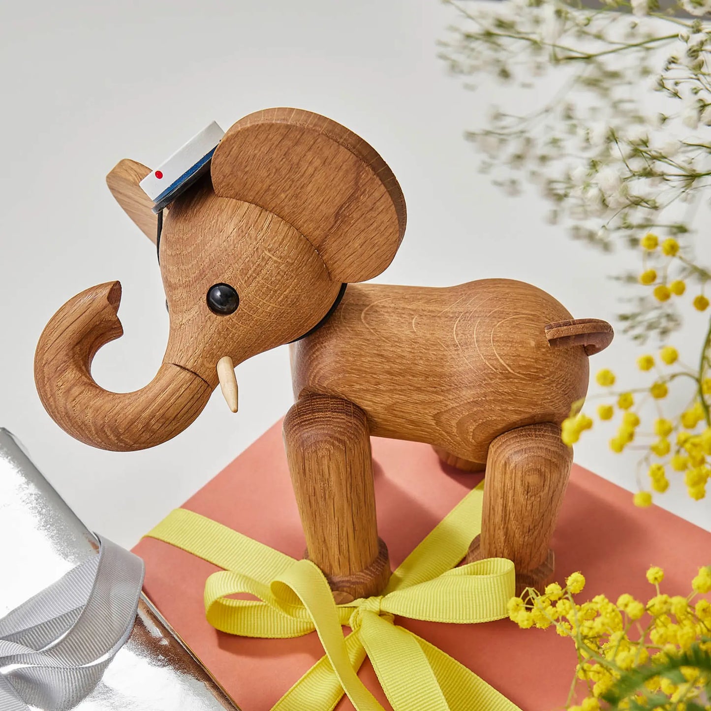 Spring Copenhagen Ollie Elefant Trädekoration 15 cm, Ek/Lönn