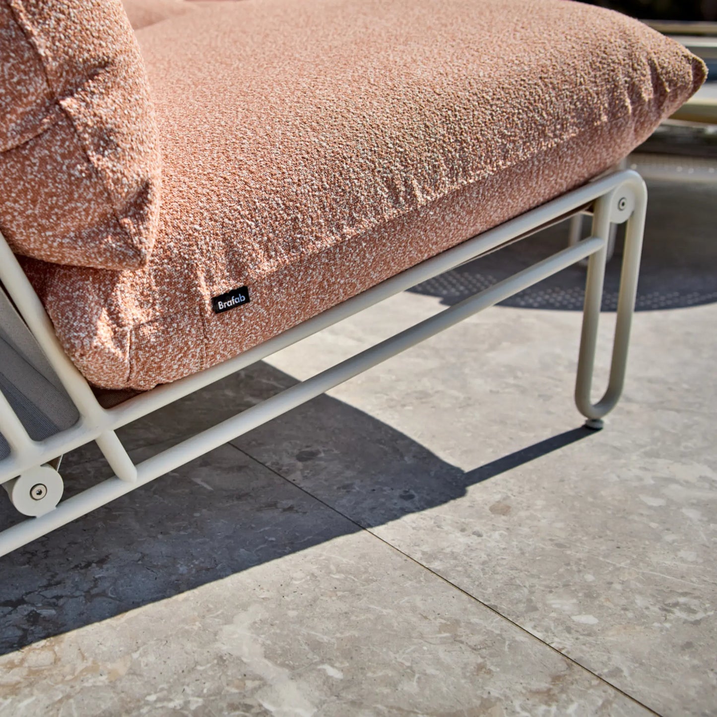 Brafab Blixt Loungefåtölj, Pearl White/Teddy Orange
