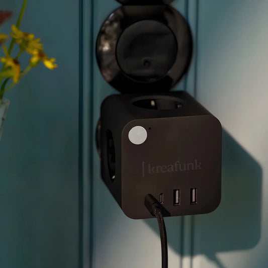 Kreafunk Ampie Grenuttag Eu Usb-a/Usb-c, Svart