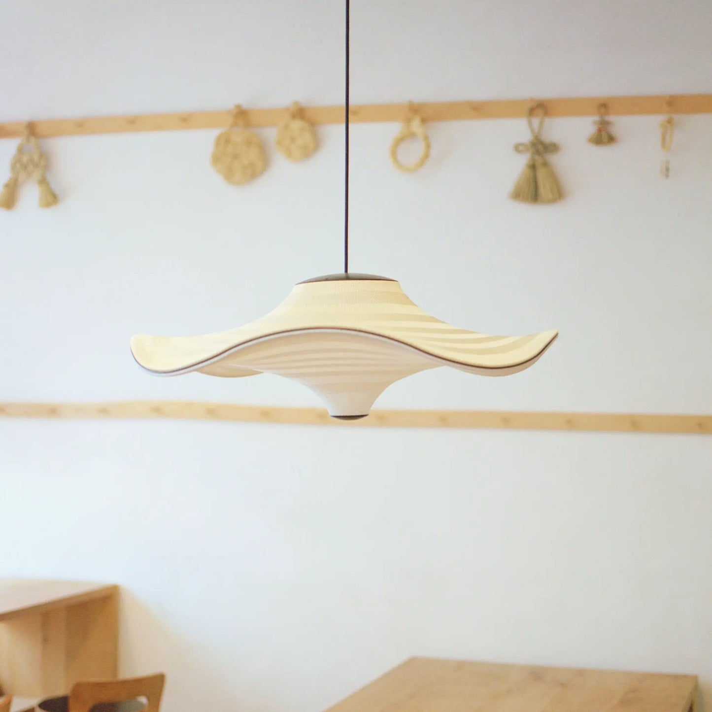 Made by Hand Flygande Taklampa Ø58, Golden Sand