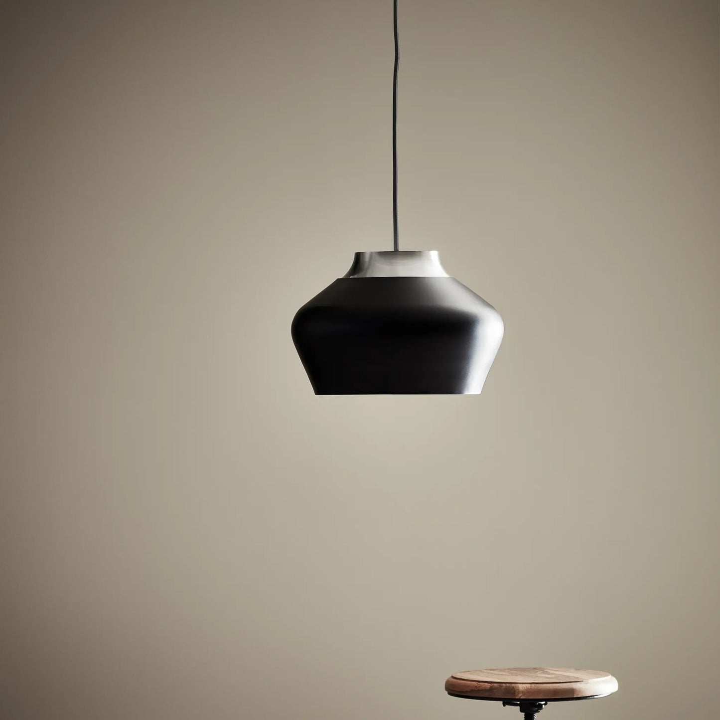 Markslöjd Kom Taklampa 31 cm, Svart/Stål