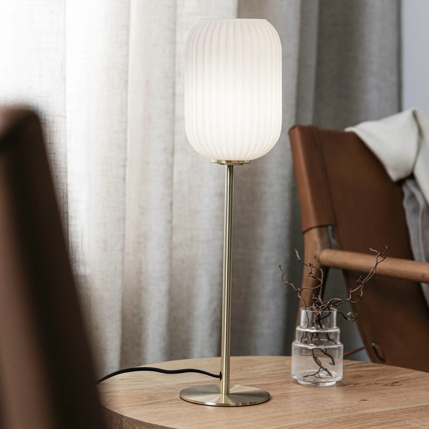 Markslöjd Cava Bordslampa 1 l Borstad, Mässing/Vit
