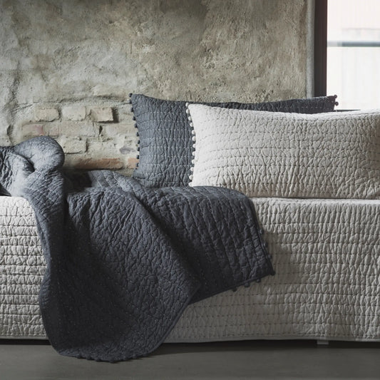 Mogihome, Mika Kuddfodral, Grå-Silvra Home
