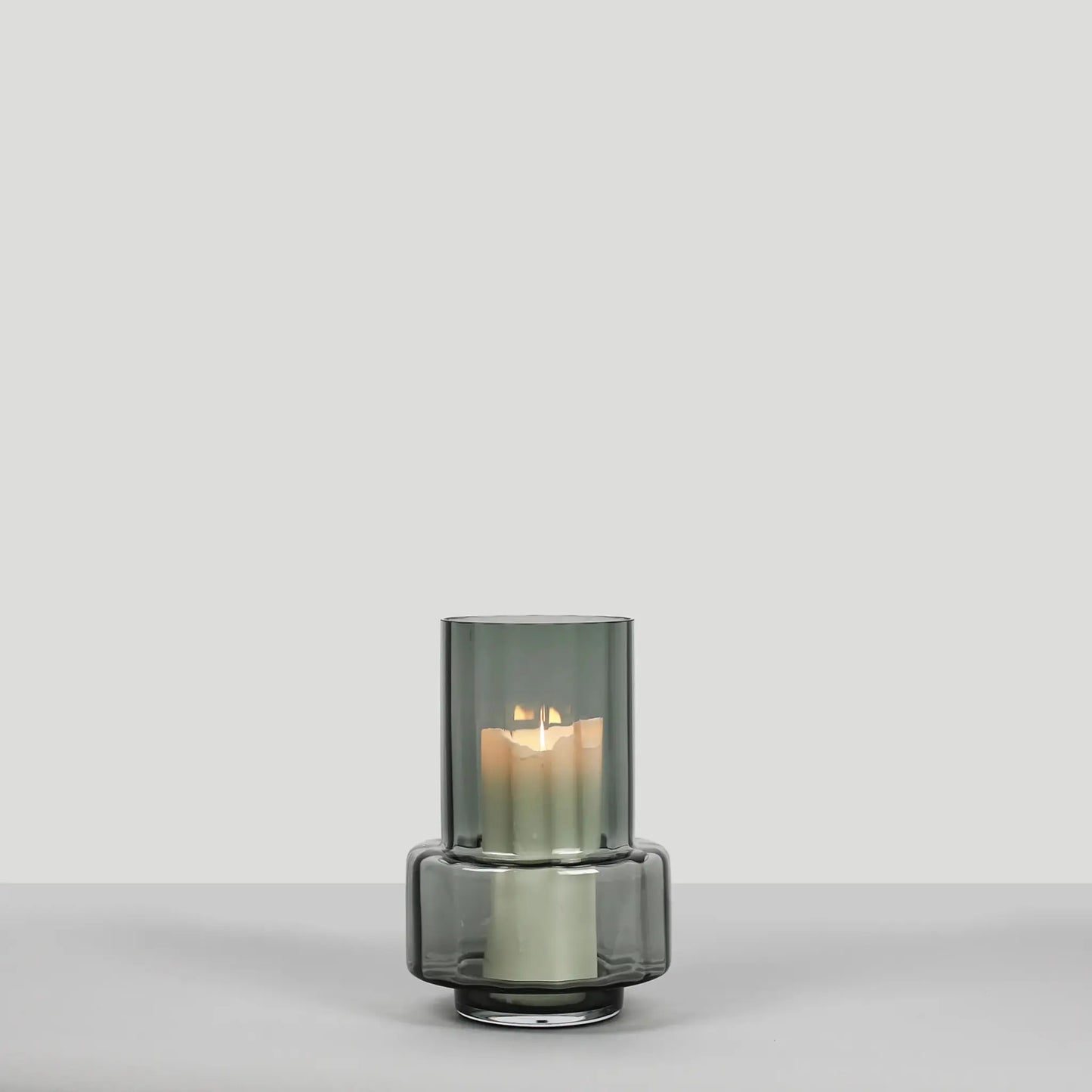 Ro Collection Hurricane Reflections Ljuslykta/Vas, No. 26, Smoked Grey