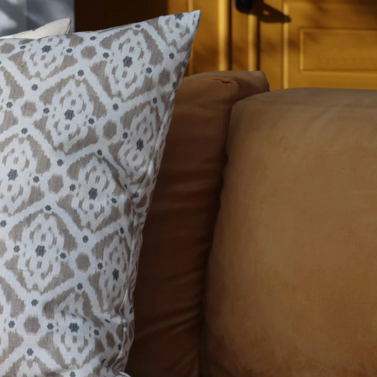 Svanefors Ikat Kuddfodral 50x50 cm, Beige