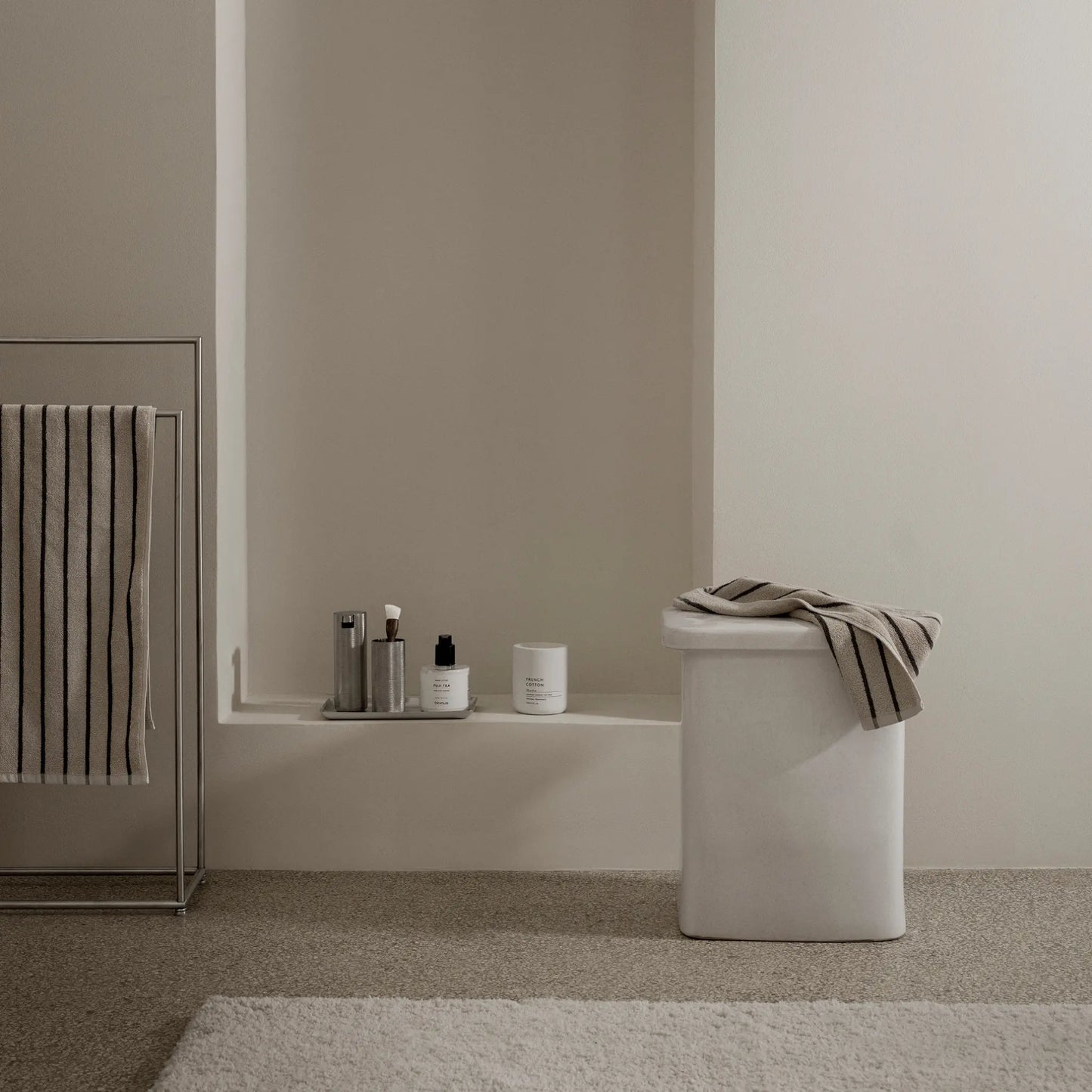 blomus Fraga Doftljus Ø9 cm, French Cotton/Lily White
