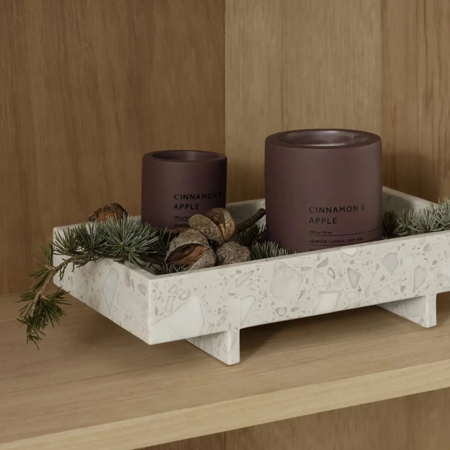 blomus Fraga Doftljus Ø9 cm, Cinnamon & Apple/Port