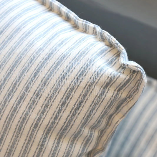 Chic Antique Malo Fåtölj Linne, Sky Blue & Cream