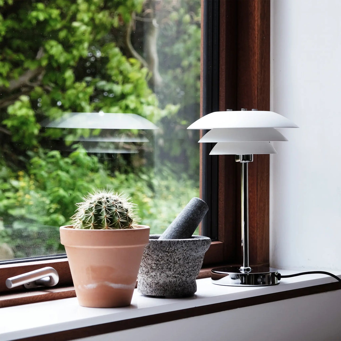 Dyberg Larsen DL20 Bordslampa, Vit