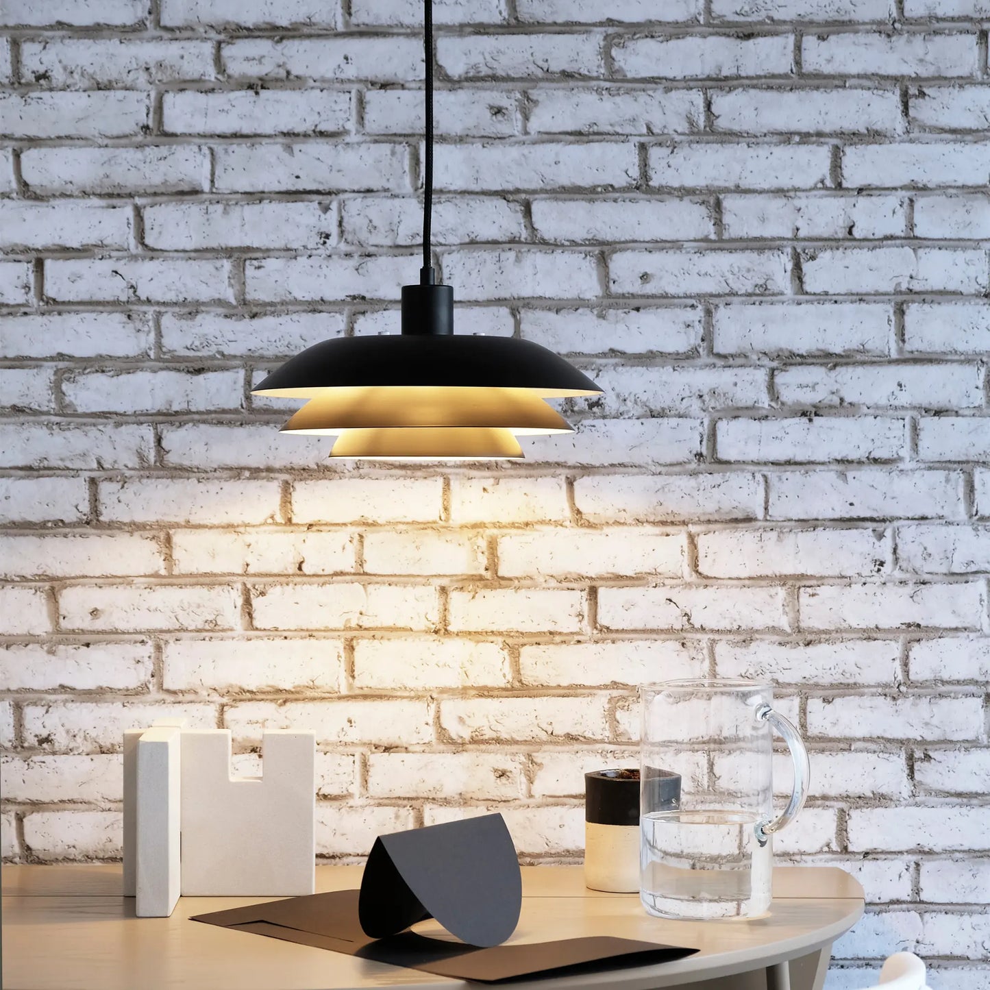 Dyberg Larsen DL31 Taklampa, Svart