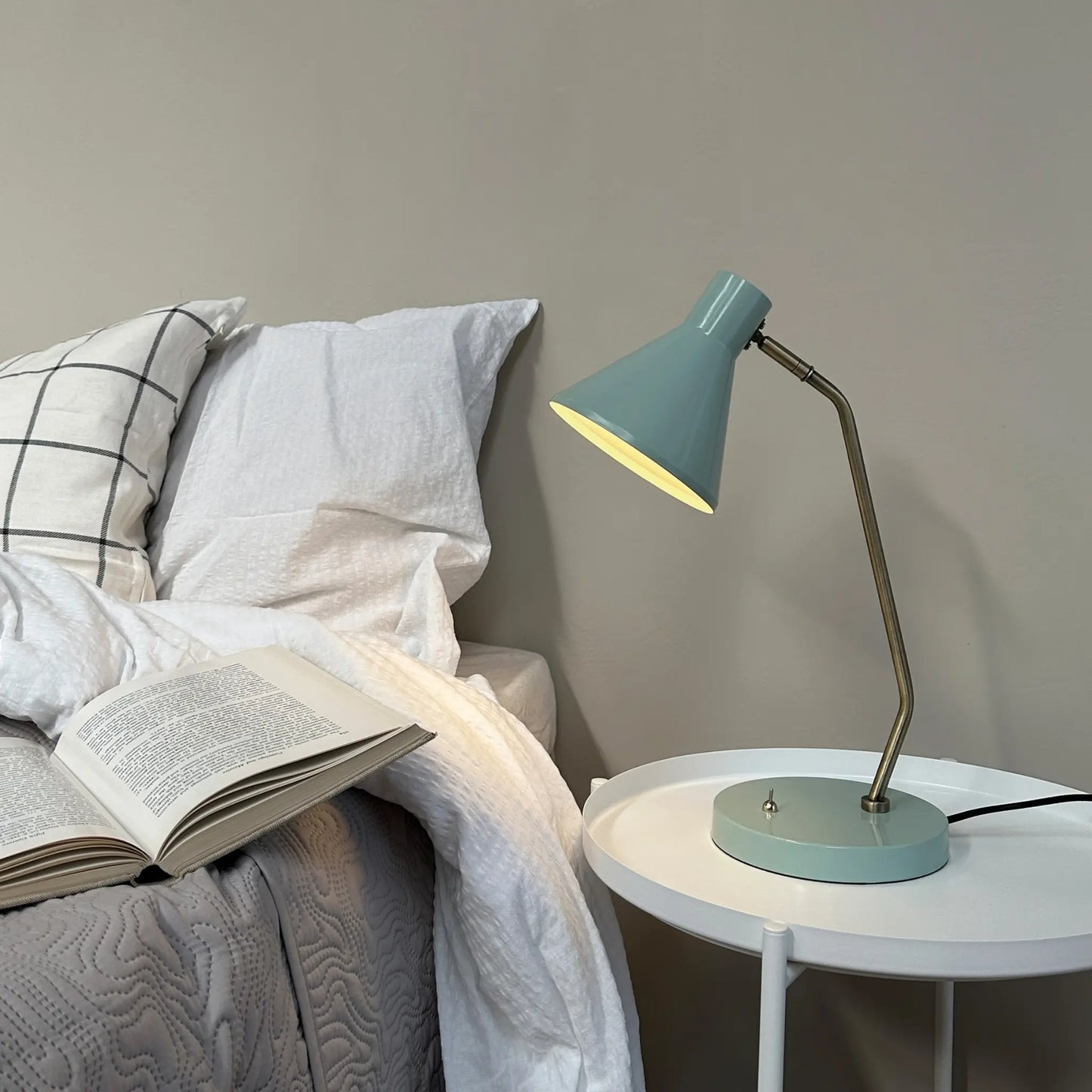 Dyberg Larsen Sleep Bordslampa, Blank mintgrön/Antikmässing