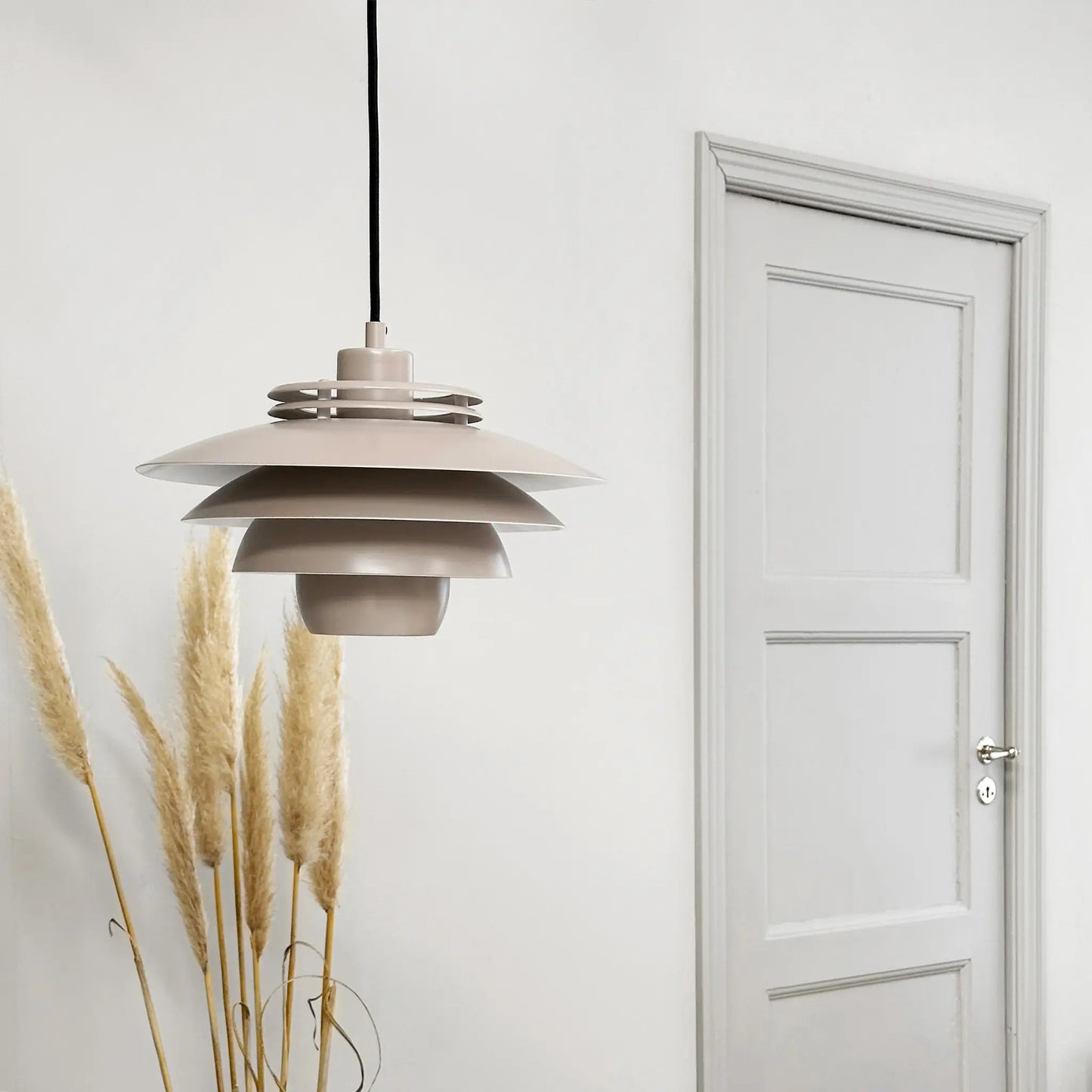 Dyberg Larsen Ejka Taklampa Mini, Beige
