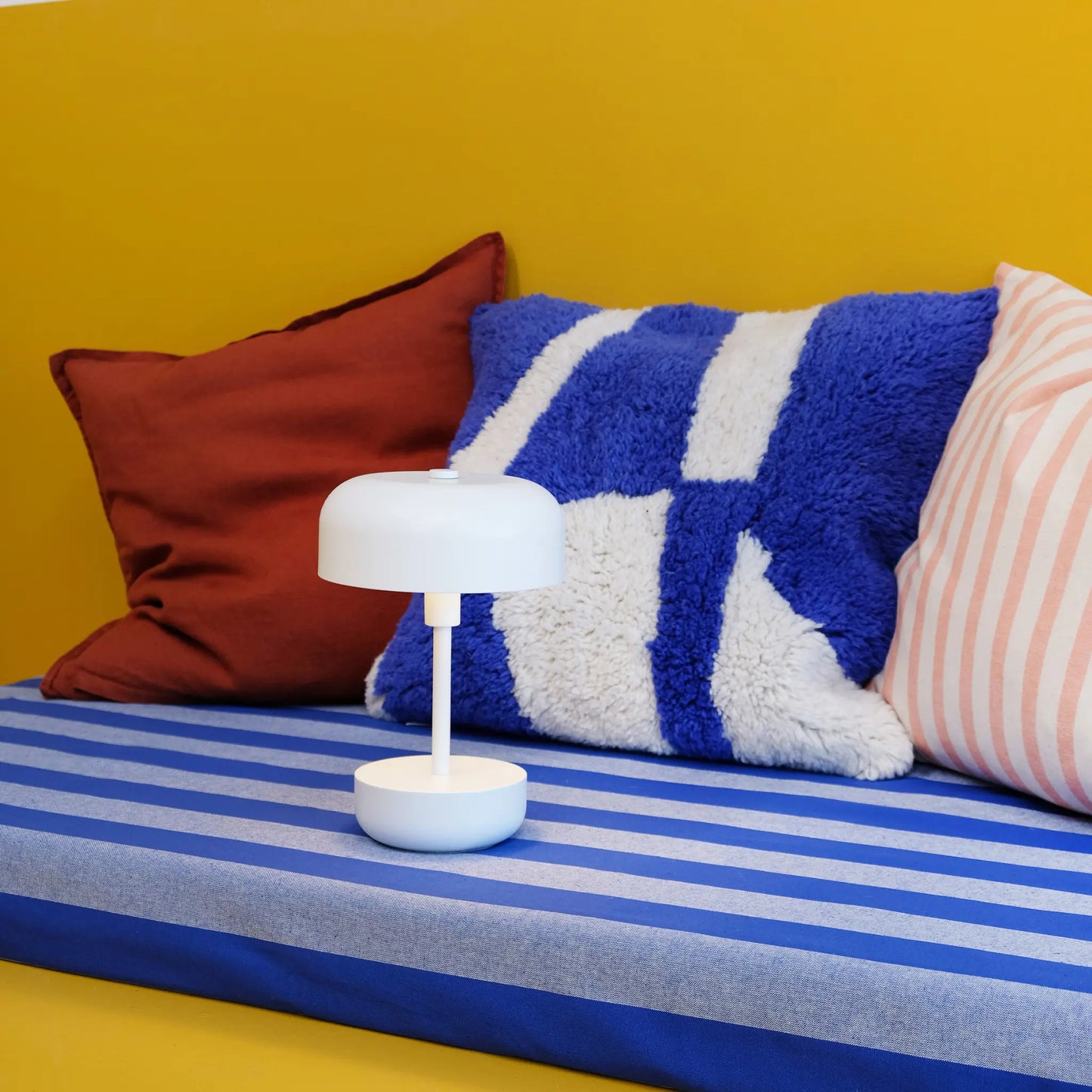 Dyberg Larsen Haipot Bordslampa LED Laddningsbar, Vit