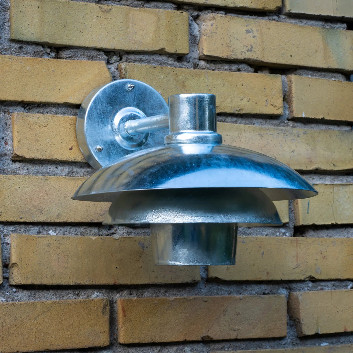 Dyberg Larsen Morph Utomhuslampa Ø24 cm, Galvaniserad