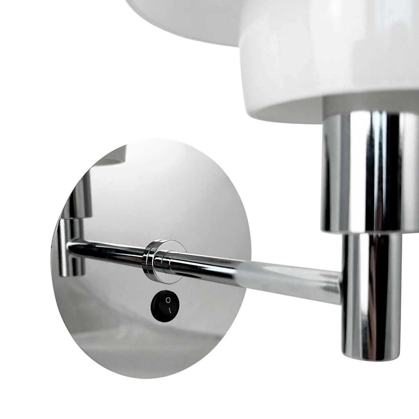 Dyberg Larsen Morph Vägglampa, Opal/Krom