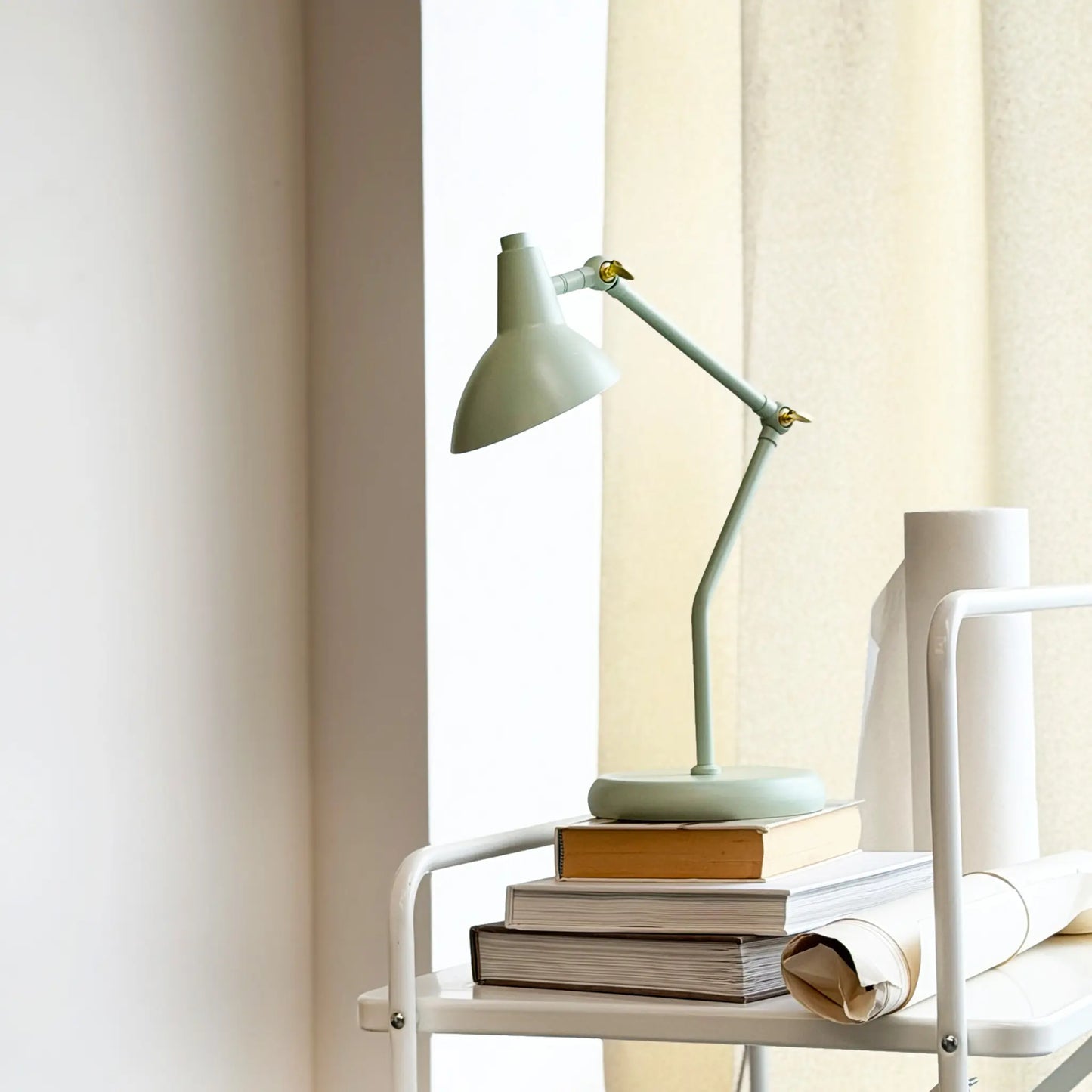 Dyberg Larsen Vela Bordslampa, Mintgrön