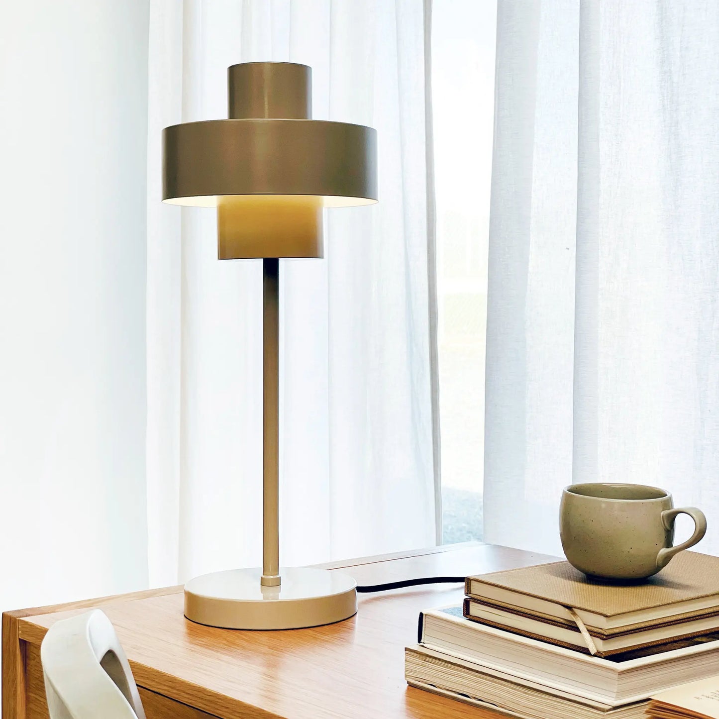 Dyberg Larsen Stoke Bordslampa 20 cm, Varmgrå