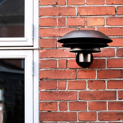 Dyberg Larsen DL31 Utomhusvägglampa, Svart