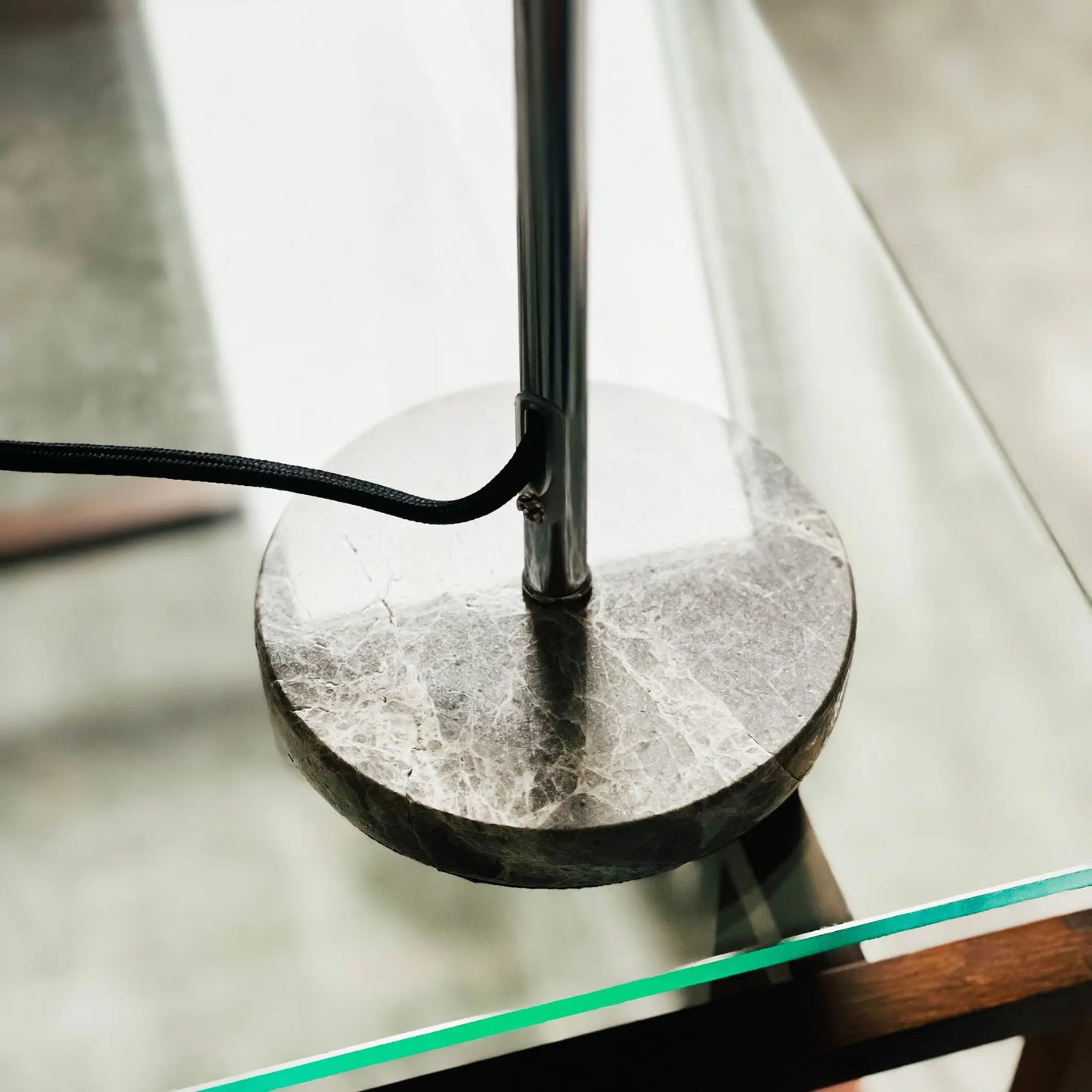 Dyberg Larsen Stockholm Bordslampa Ø20 cm, Krom/Marmor