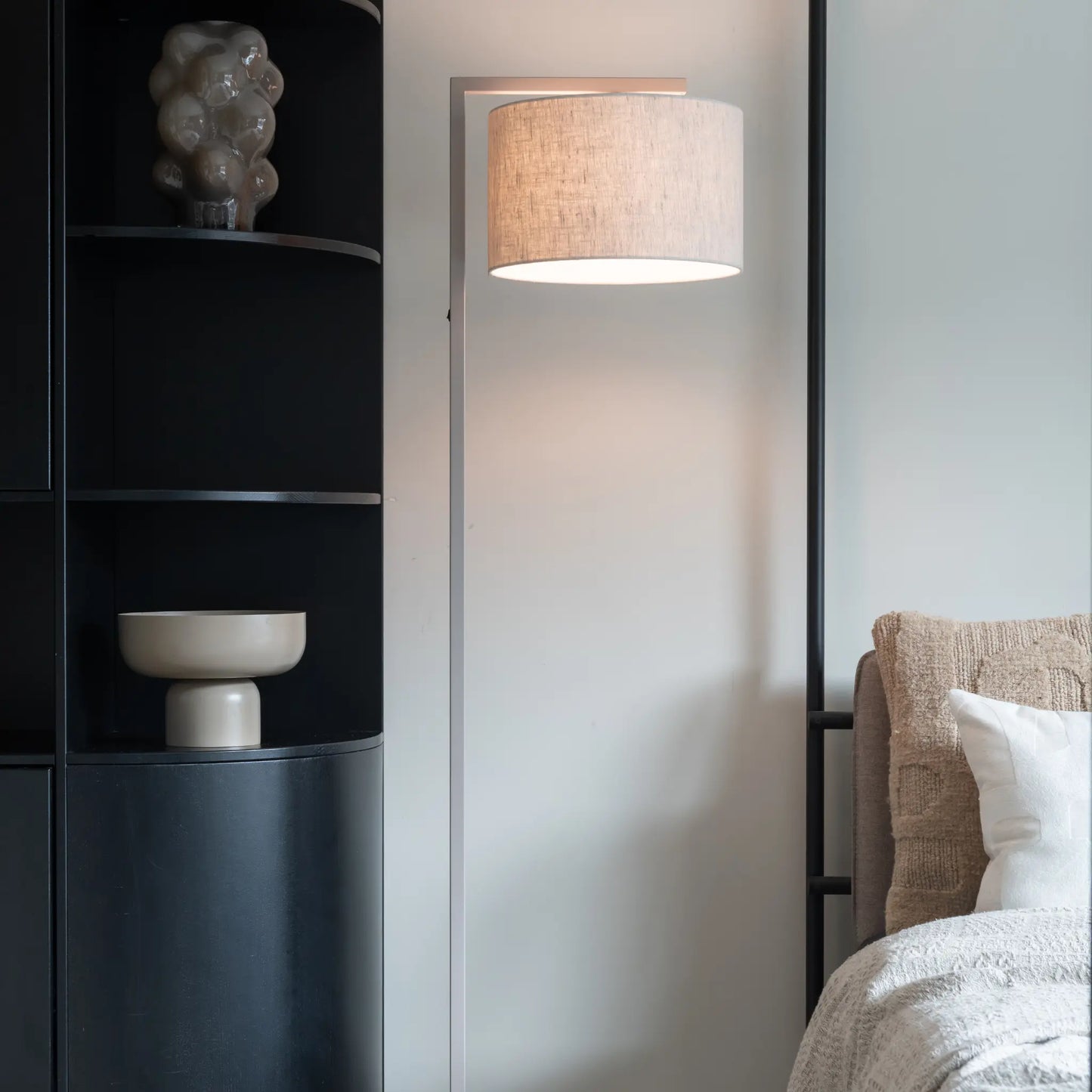 it's about RoMi Boston Golvlampa, Sand/Ljust Linne