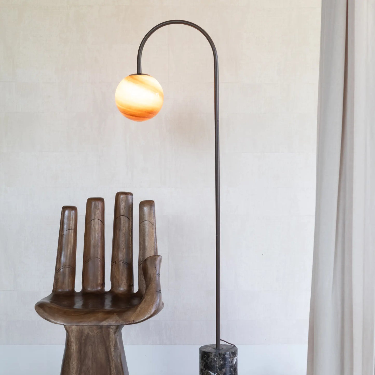 it's about RoMi Tivoli Golvlampa, Brun