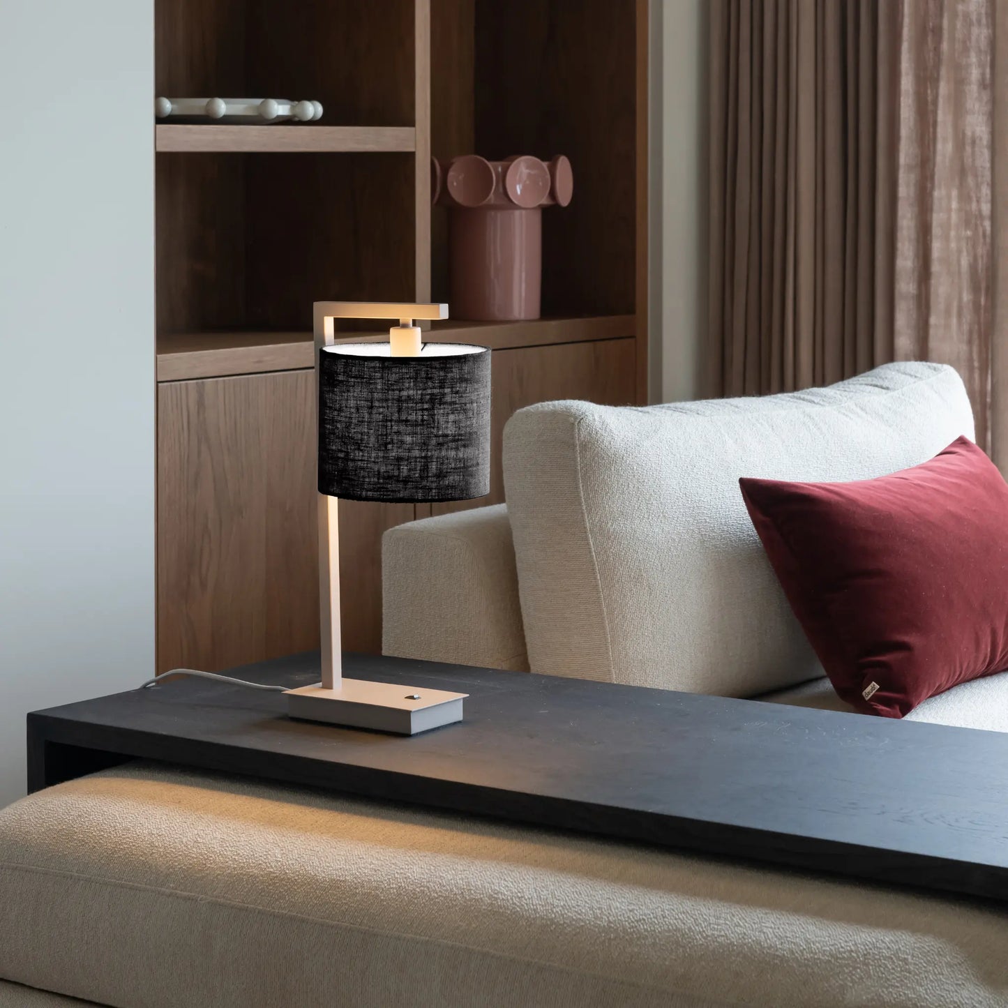 it's about RoMi Boston Bordslampa, Sand/Svart