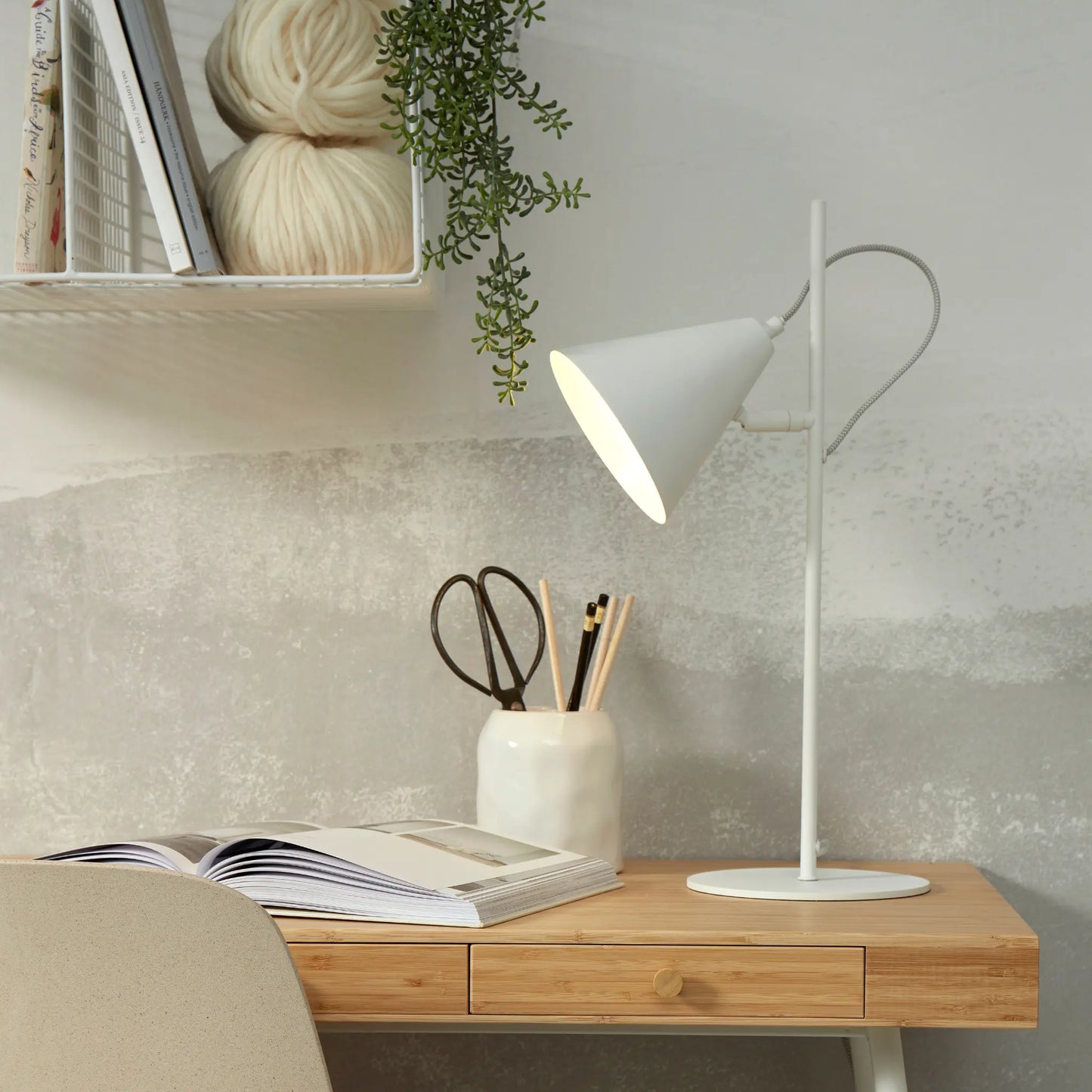 it's about RoMi Lisbon Bordslampa, Vit
