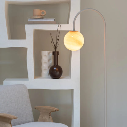 it's about RoMi Tivoli Golvlampa, Sand