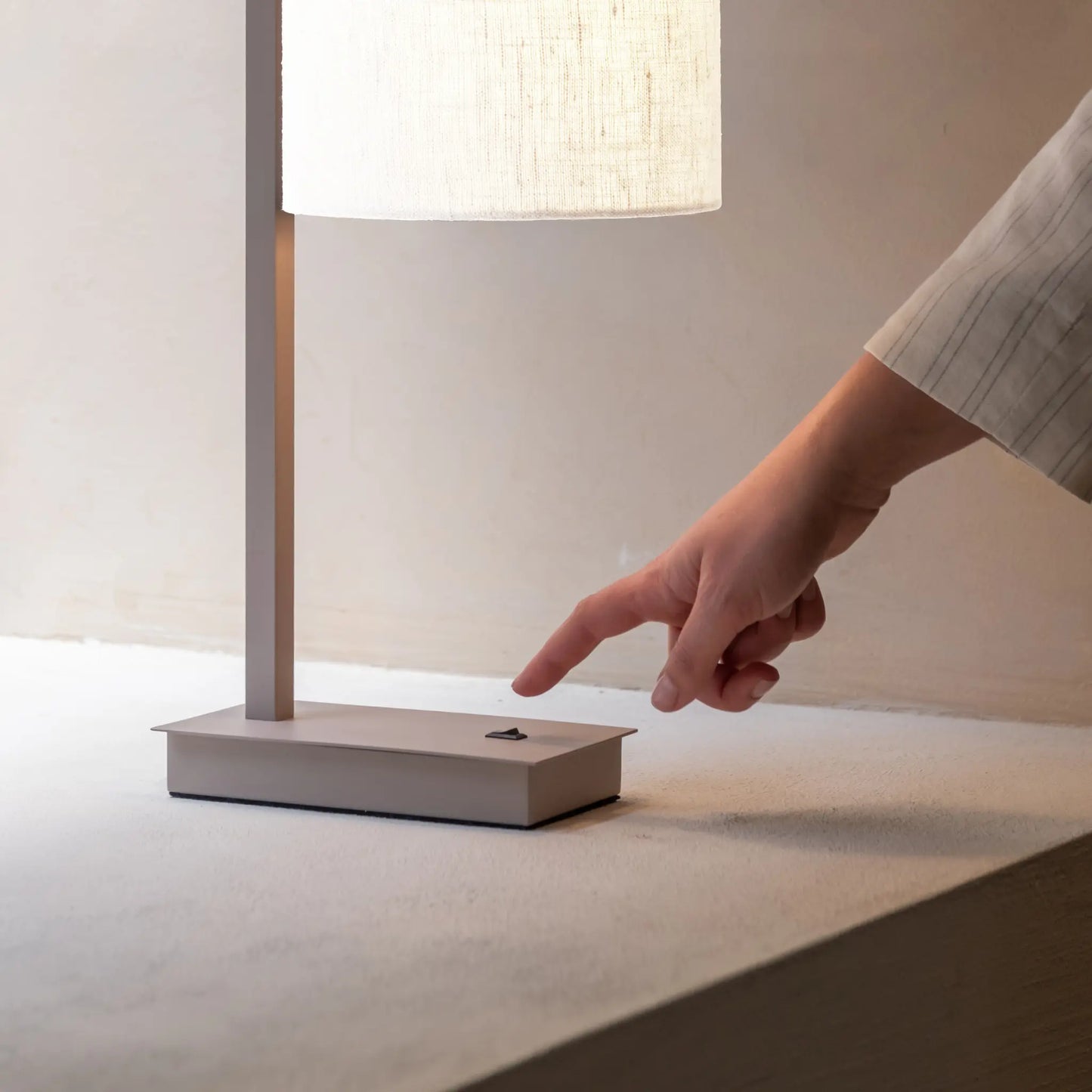 it's about RoMi Boston Bordslampa, Sand/Vit