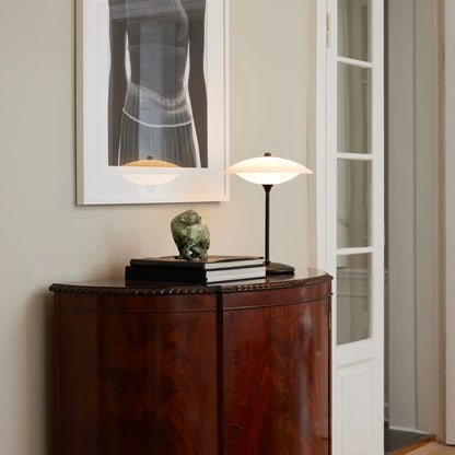 Halo Design Baroni Bordslampa Ø30 cm, Opal/Svart
