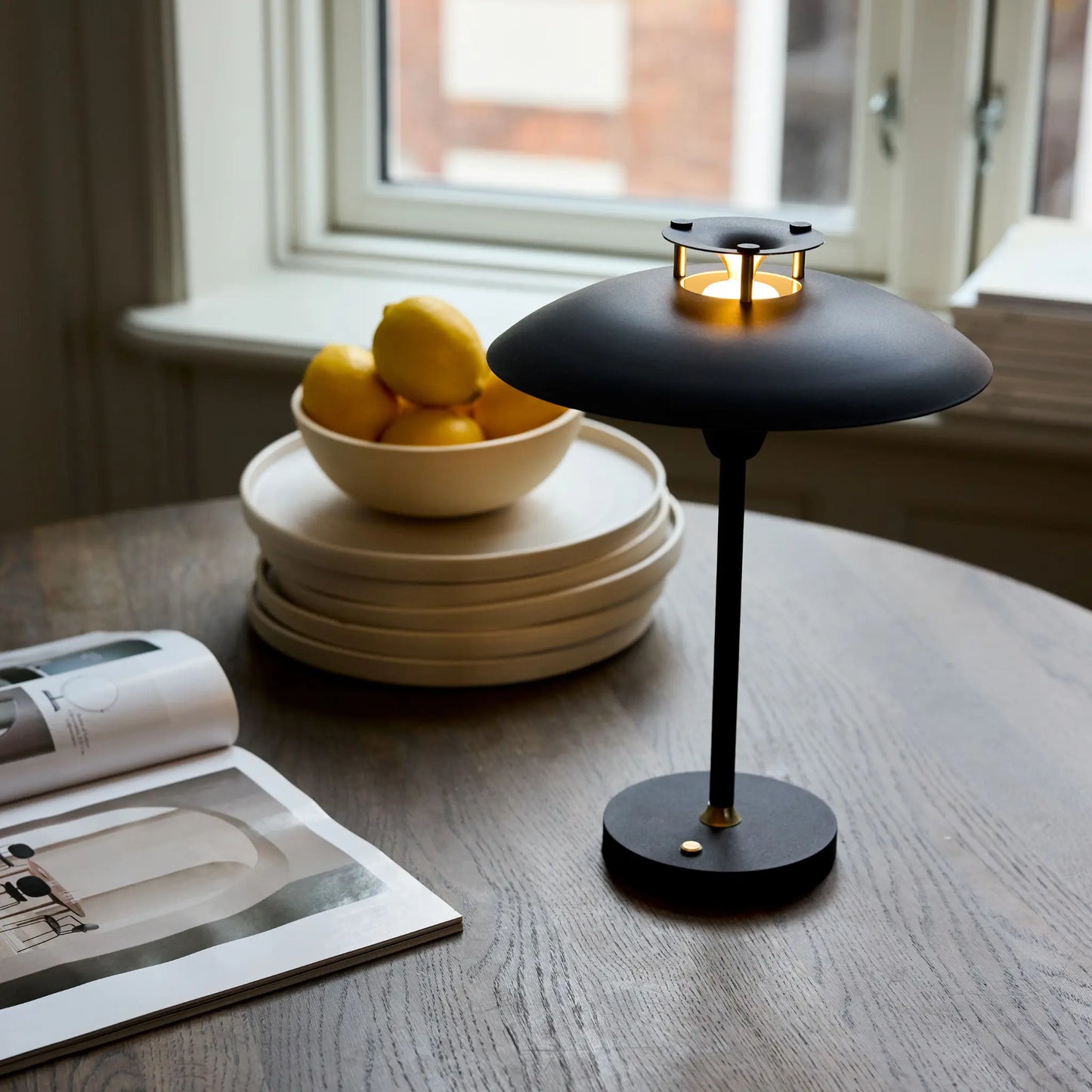 Halo Design Stepp 1-2-3 Portabel Bordslampa, Black