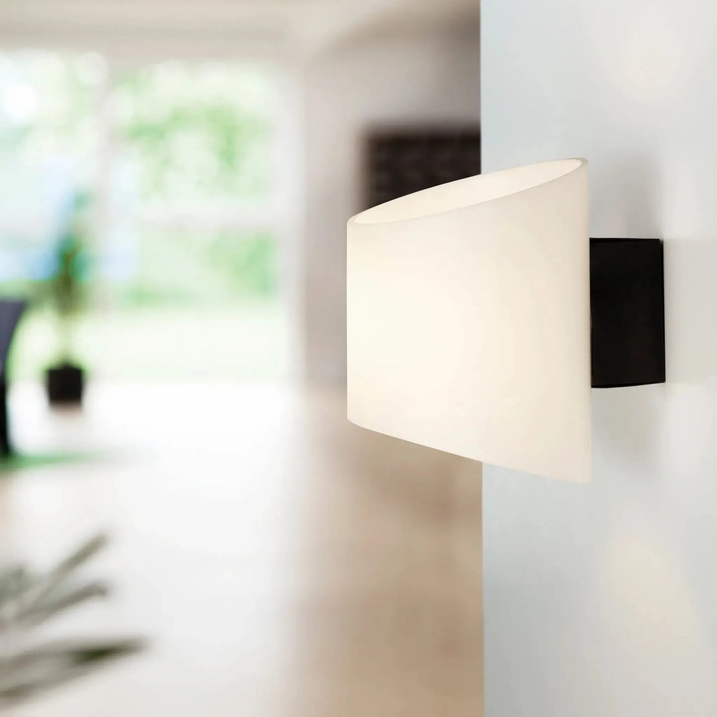 Herstal Evoke Vägglampa Oval, Antracit/Opal glas