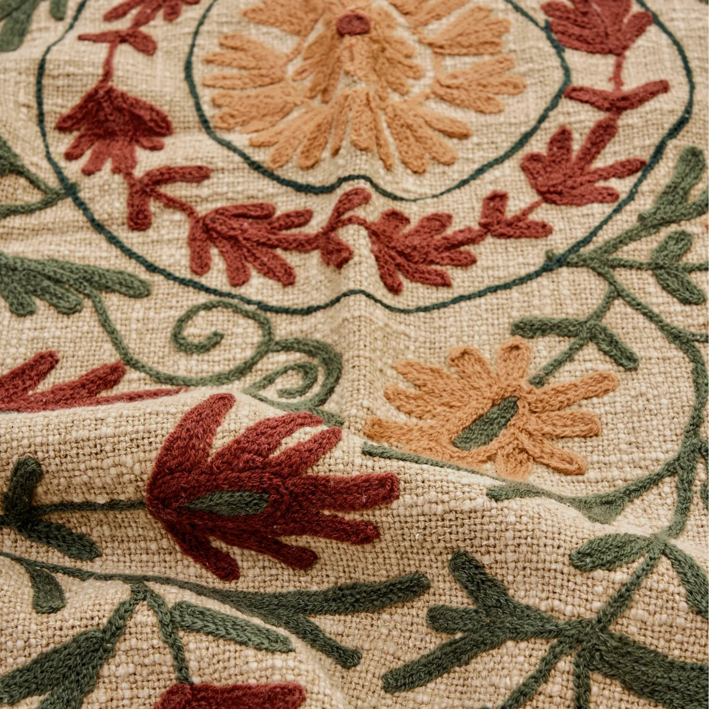 Madam Stoltz Suzani Broderad Pläd, Ruby Wine/melon