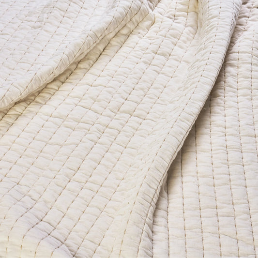 Madam Stoltz Quiltat Sängöverkast, Ivory/beige