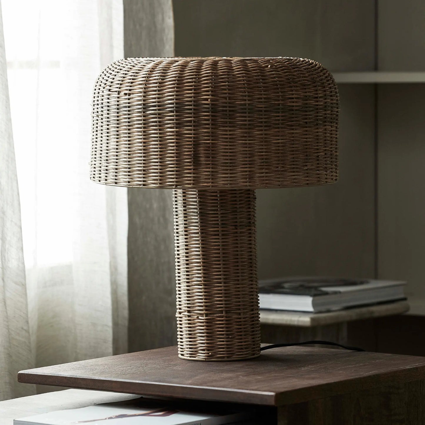 Nordal Atum Bordslampa, Natur