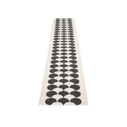 Pappelina Poppy Matta 70x350 cm, Svart
