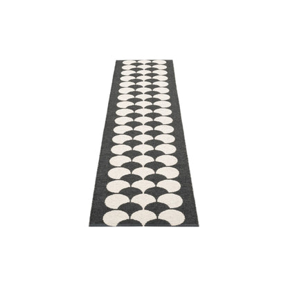 Pappelina Poppy Matta 70x250 cm, Svart