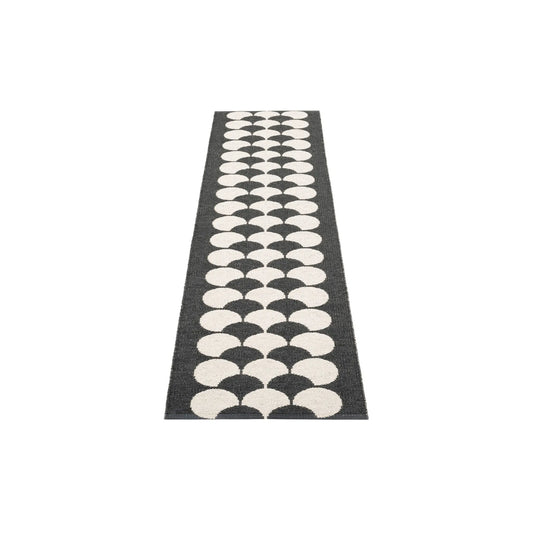 Pappelina Poppy Matta 70x250 cm, Svart