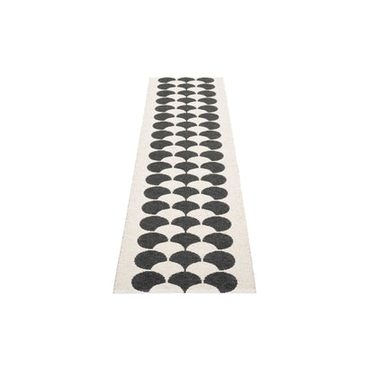 Pappelina Poppy Matta 70x250 cm, Svart