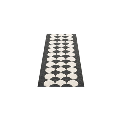 Pappelina Poppy Matta 70x150 cm, Svart