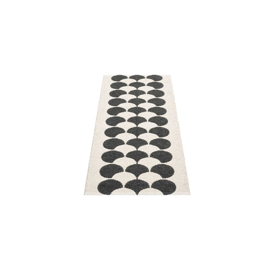 Pappelina Poppy Matta 70x150 cm, Svart